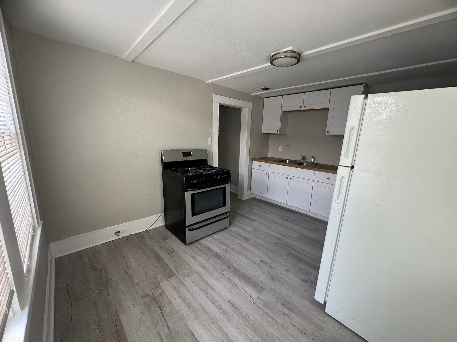 1 bed, 750 sqft, $950 — Photo 2