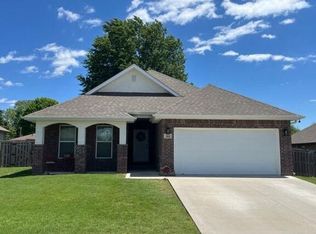364 Hall Ave, Pea Ridge, AR 72751