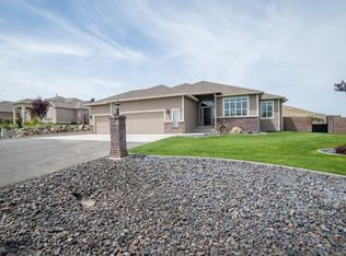 10308 S Grandview Ln, Kennewick, WA 99338