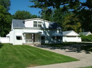 19415 Brentwood St, Livonia, MI 48152