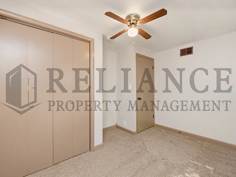 107 S Queen Ave — Photo 31