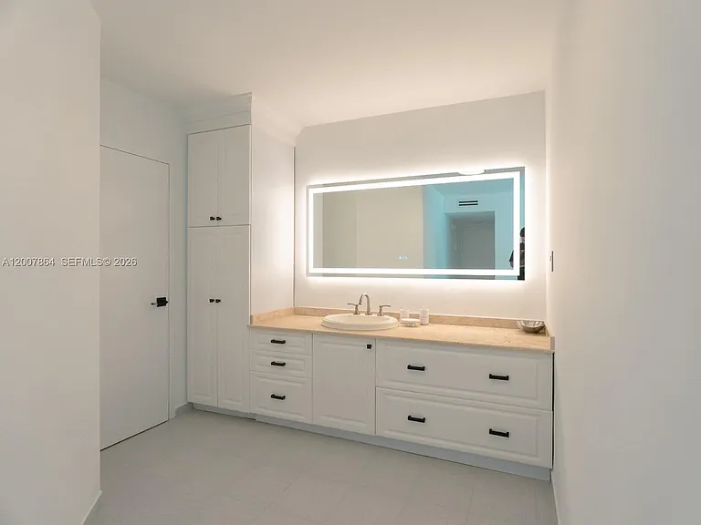 9225 Collins Ave #812 — Photo 6