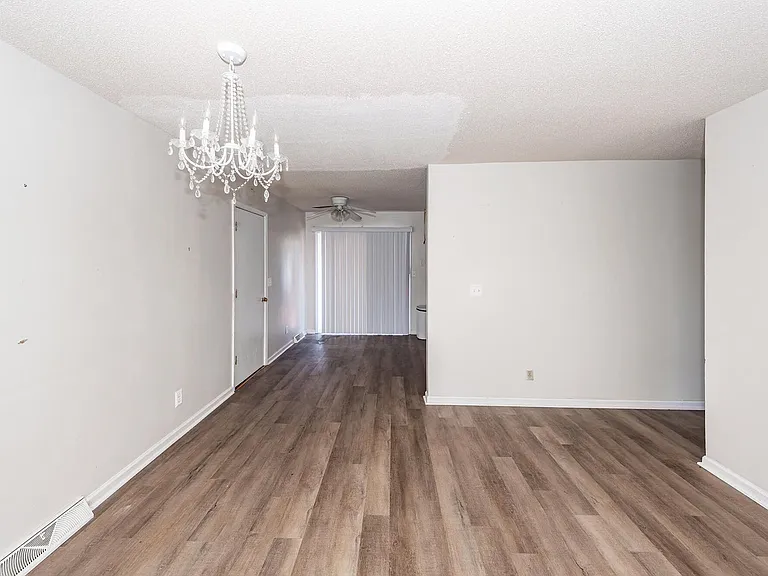 444 Academy Rd — Photo 6