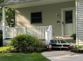 979 Maple Woods Dr, Saugatuck, MI 49453