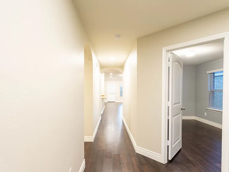 1009 Riverstone Trl — Photo 6