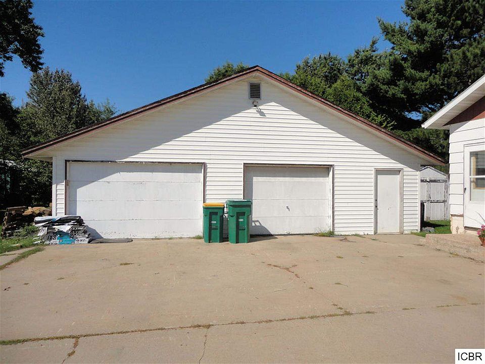 2nd image of 727 SE 7th Ave