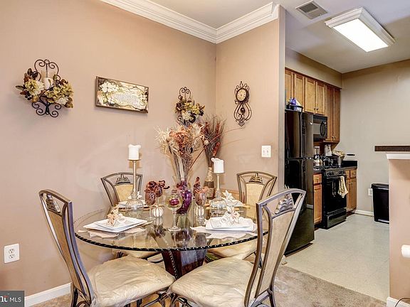 5th image of 4852 Eisenhower Ave Unit 131