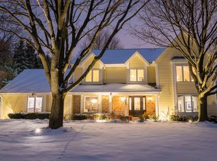 1000 Silver Mist Ct, Brookfield, WI 53005