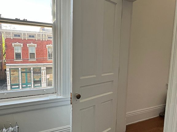 5th image of 1604 Chase Ave #5