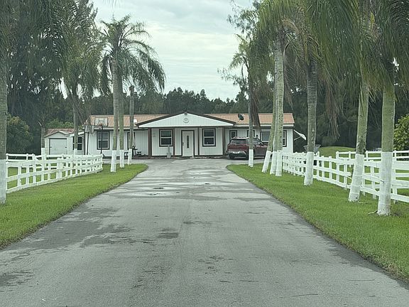 4th image of 20700 SW 136th St