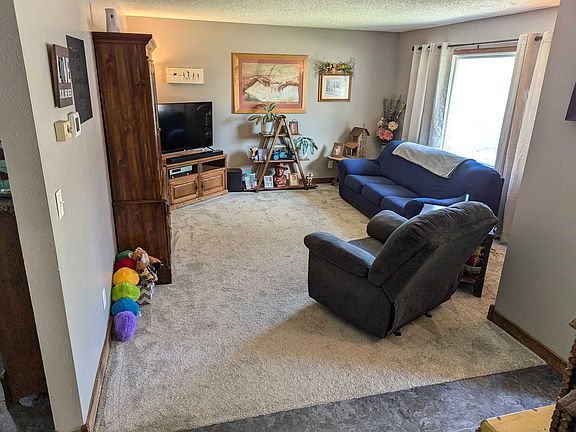 4th image of 3102 W Philip Ave.