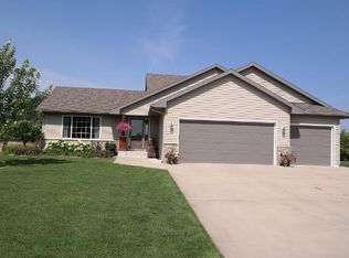988 Waters Edge Cir, Avon, MN 56310