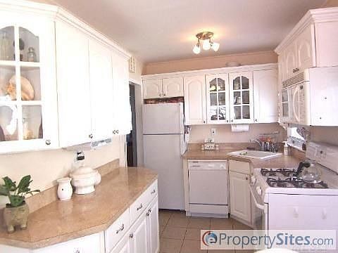2nd image of 7852 266th St