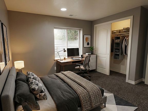 2nd image of 404 W Cinnamon Cir