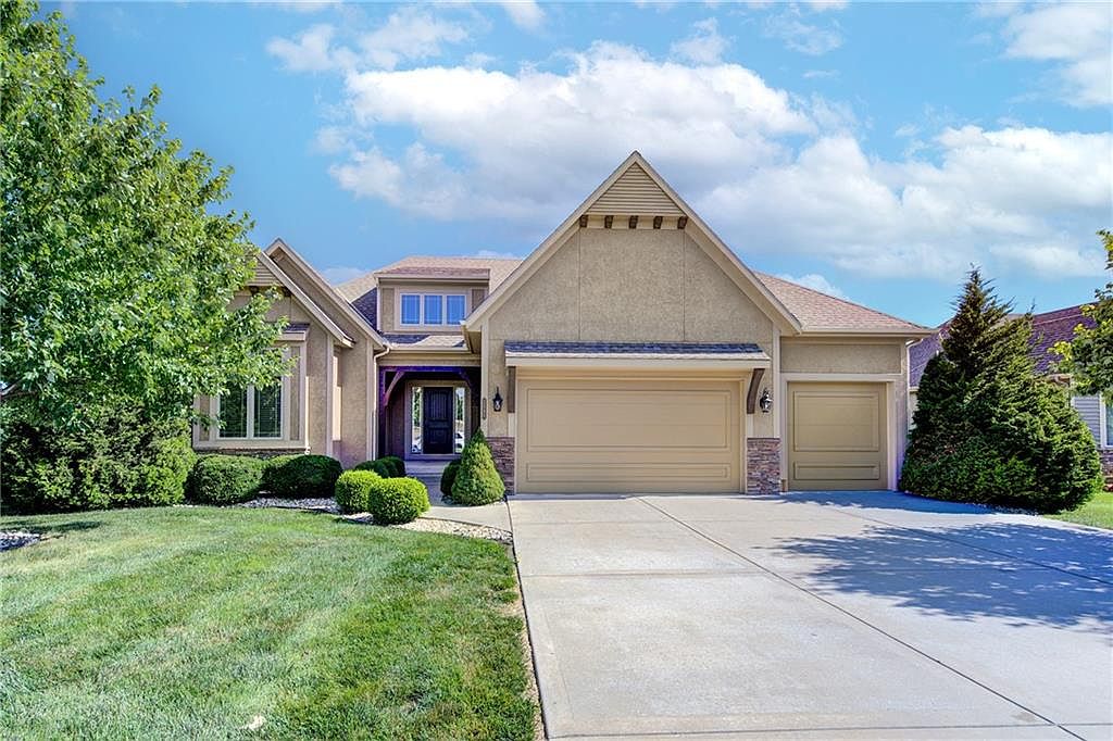 2660 SW 9th Ter, Lees Summit, MO 64081 | Zillow