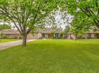 920 Thelma Dr, Granbury, TX 76049