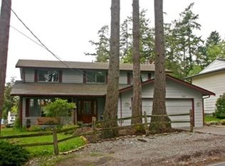 717 Scenic Heights Rd, Oak Harbor, WA 98277