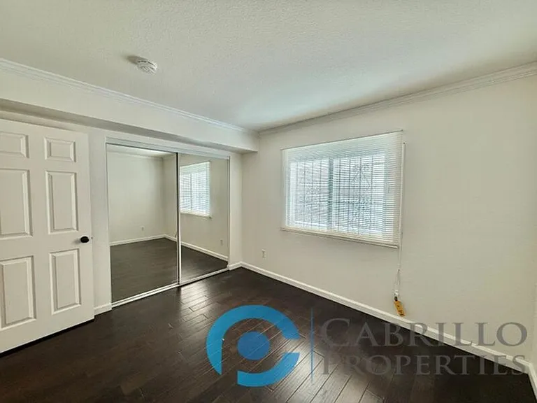 2828 Famosa Blvd #102 — Photo 15