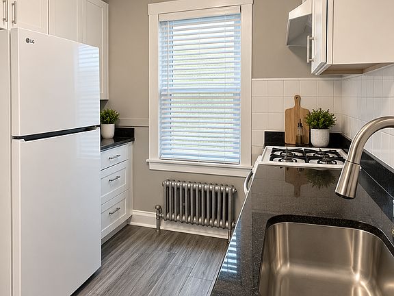 3rd image of 12 Dow St APT 1