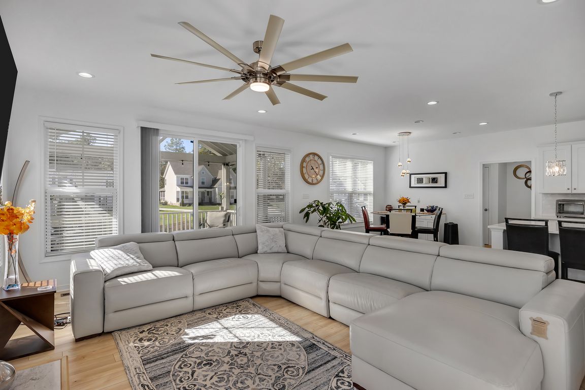 next background image