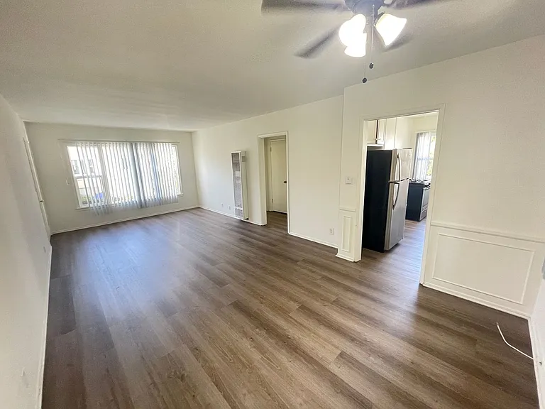 4265-4271 Coldwater Canyon Ave — Photo 3
