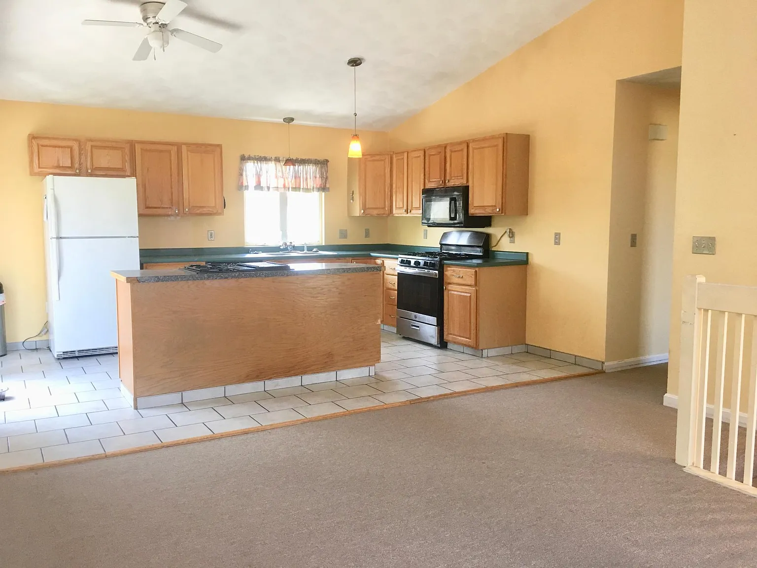 4 bed, 2000 sqft, $2,950 — Photo 1