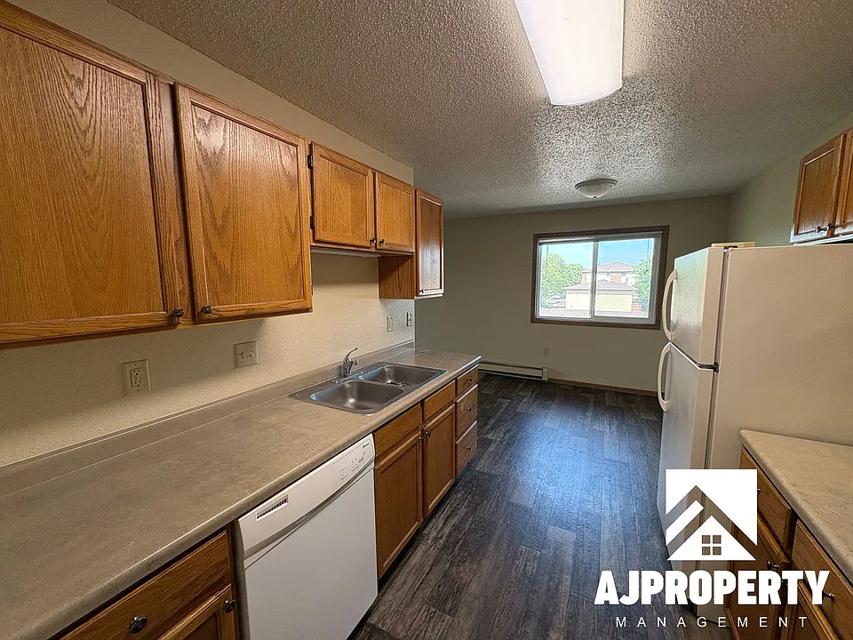 200-300 S Western Ave #304