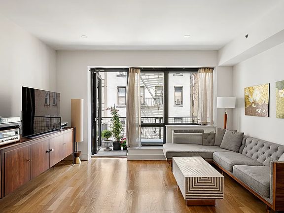 4th image of 11-25 45th Ave #3B