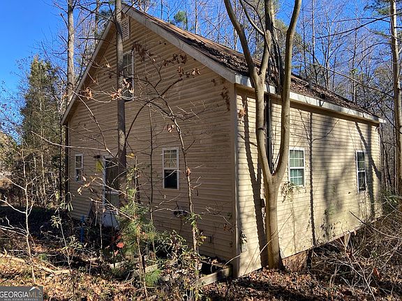 2nd image of 671 Lakeshore Rd