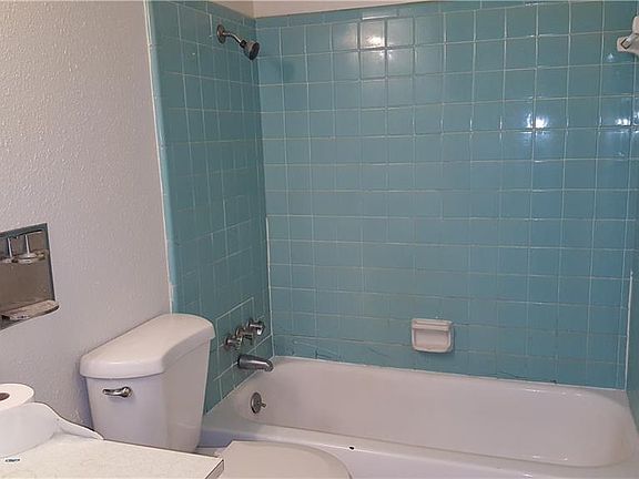 4th image of 3636 La Paz Dr