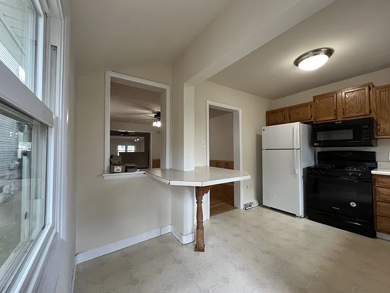 1088 South St — Photo 7