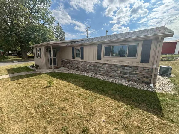 207 E North St, North Webster, IN 46555