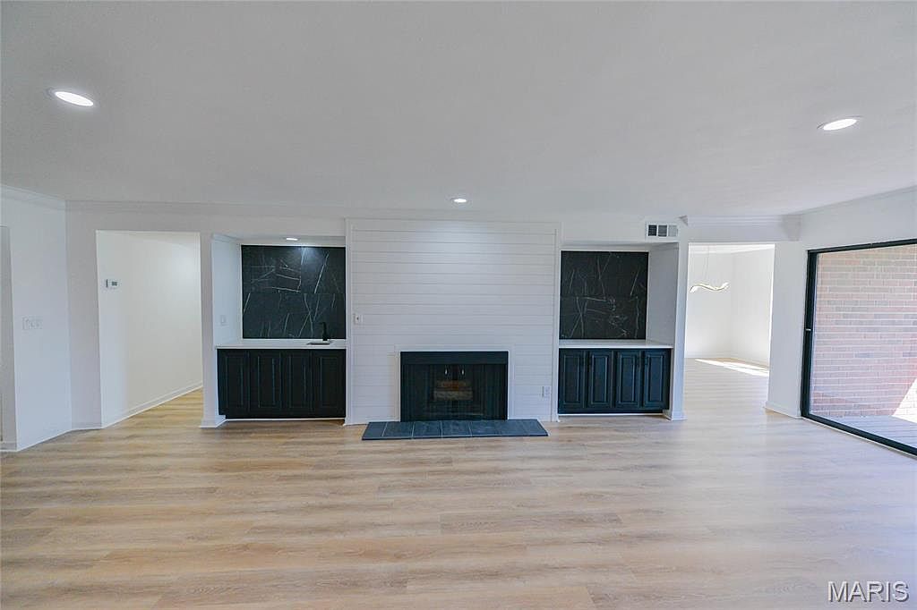 590 Sarah Ln APT 303