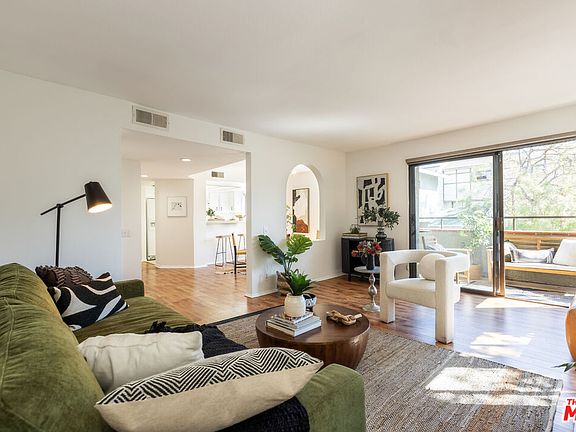 3rd image of 1809 Peyton Ave Unit 114