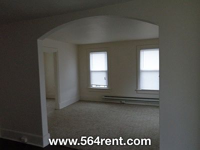 4th image of 2517 Walnut St #2
