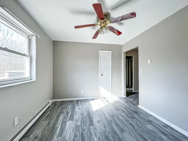 1899 Oles Ave #4 — Photo 4