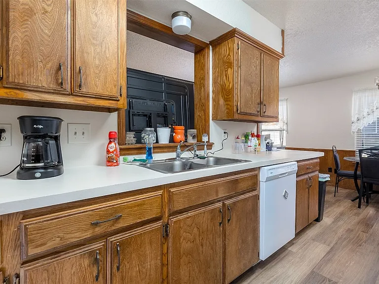 2608 Belknap Ave #2608 — Photo 8