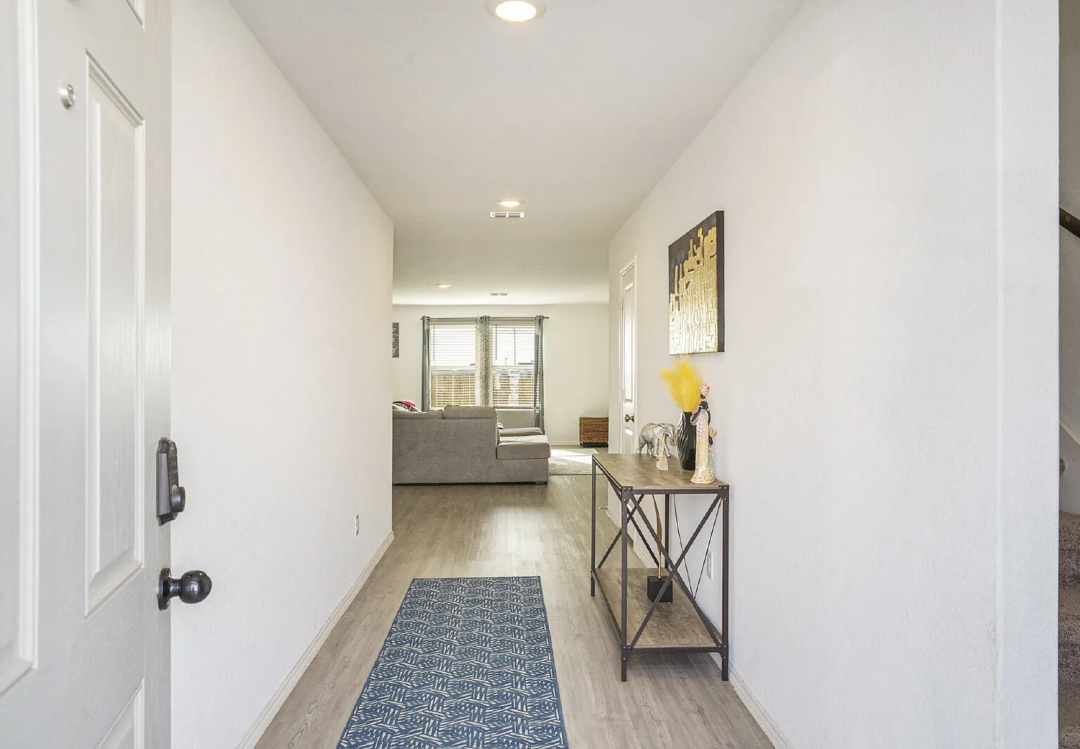 4 bed, 2.5 bath, 1950 sqft, $1,950 — Photo 3
