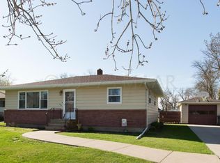 613 2nd Ave NE, Hillsboro, ND 58045