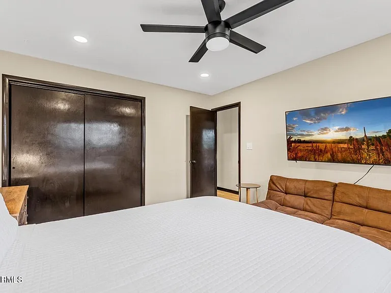 2803 N Carefree Cir — Photo 13