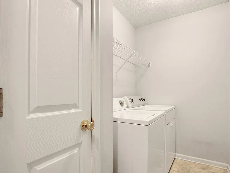 2115 Walberg Dr — Photo 30