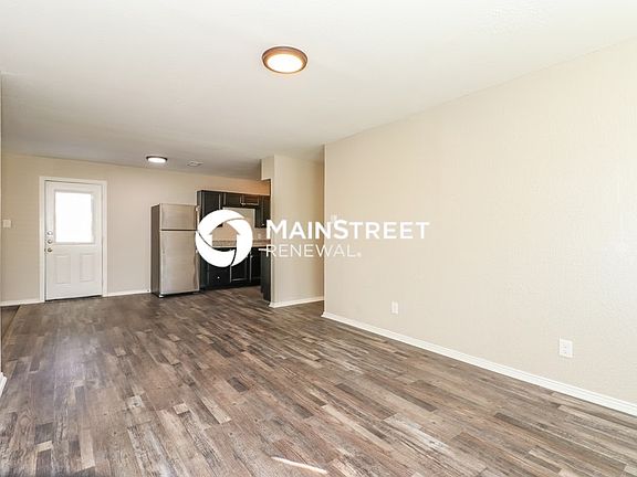 3rd image of 106 Fannin Dr