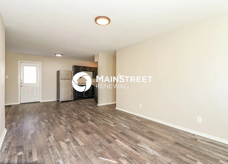 106 Fannin Dr — Photo 4