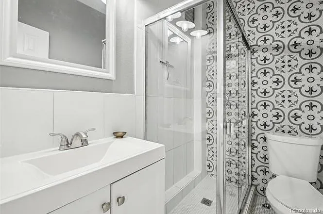 1376 N Pearl St #109-1 — Photo 11