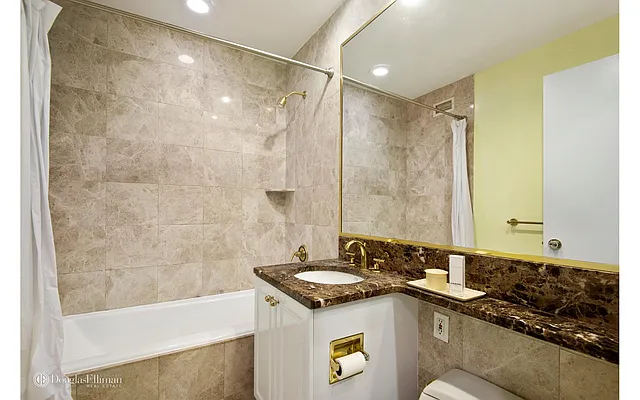 Rented by Douglas Elliman | media 14
