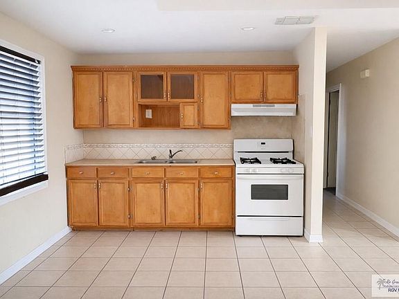 4th image of 118 North St