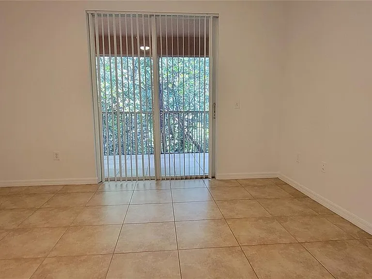 6902 W Sample Rd #6902 — Photo 3