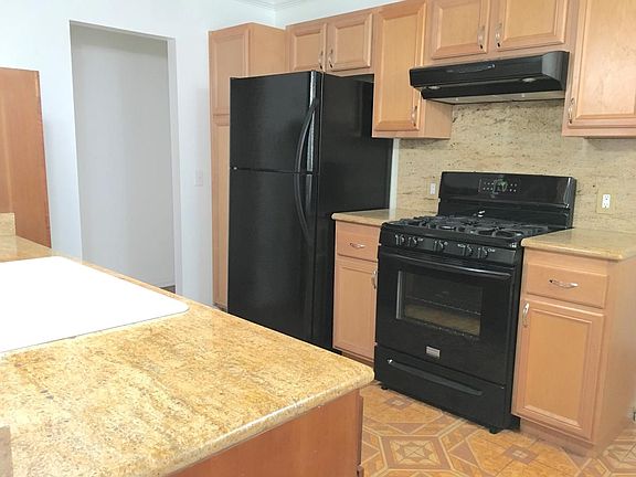 5th image of 823 N Laurel Ave