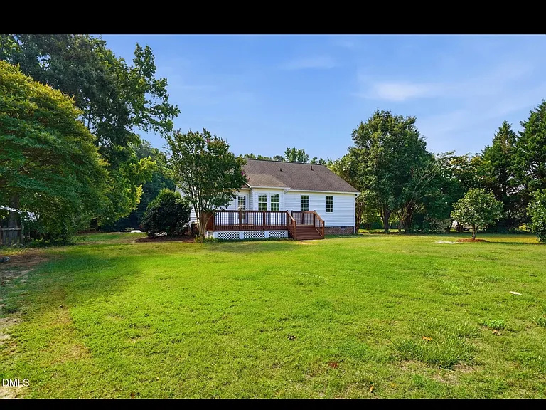 114 Serenity Dr — Photo 10
