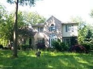 108 Woodstock Dr, Saylorsburg, PA